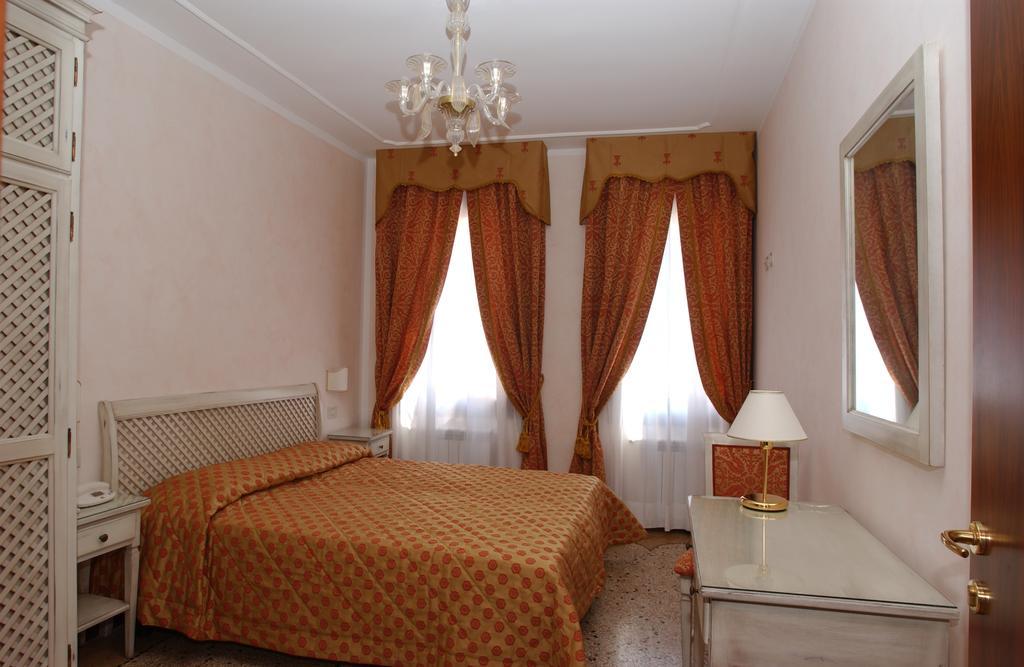 Chambre Double avec Salle de Bains Commune